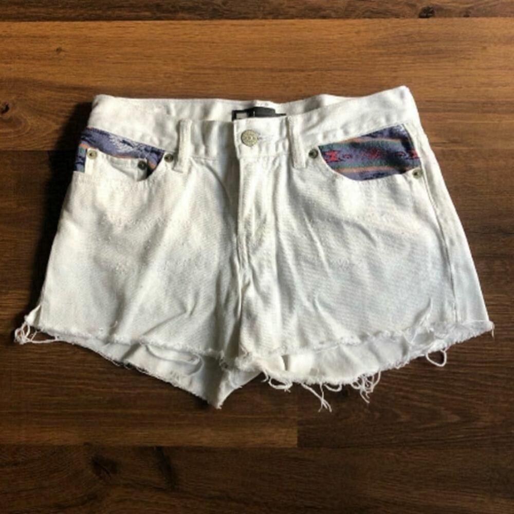 Rare Levi's White Denim Shorts w/pocket patterns